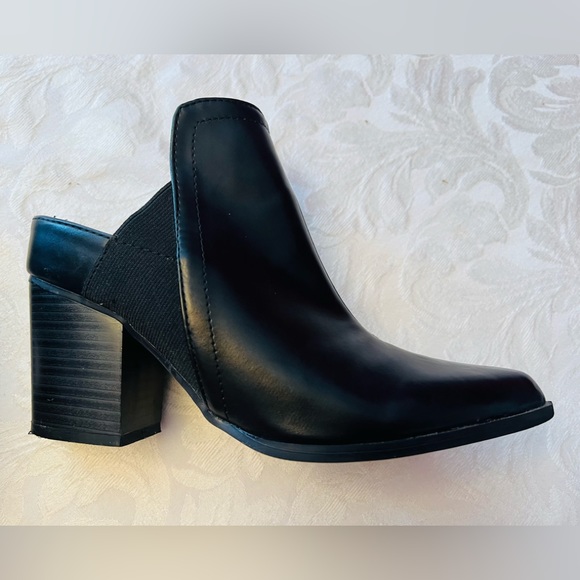 Slip on Boot Shoes - Picture 3 of 5